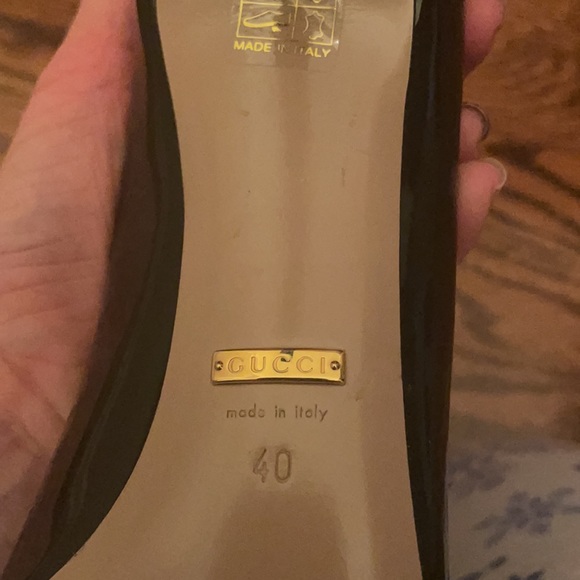 Authentic Gucci size 40 horse- bit black patent leather heels. - Picture 6 of 9